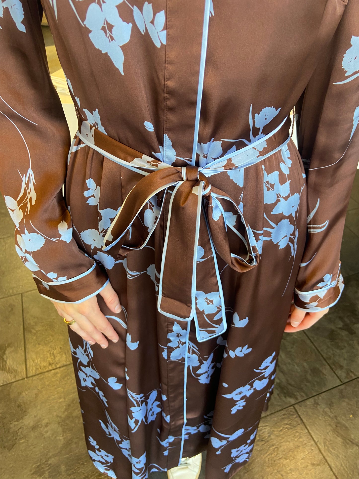 CARTOLINA Helene Upstate Floral Espresso Midi Dress