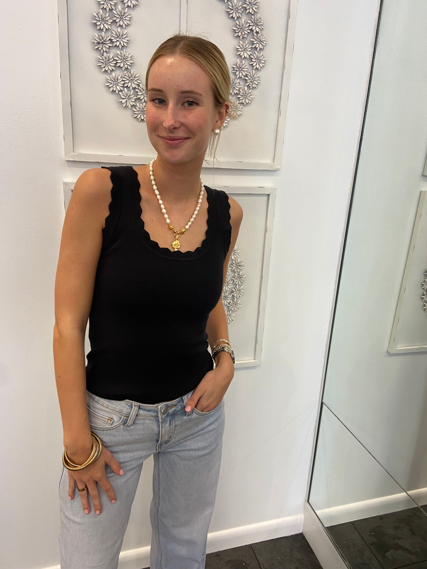 Black Scallop Sleeveless Top