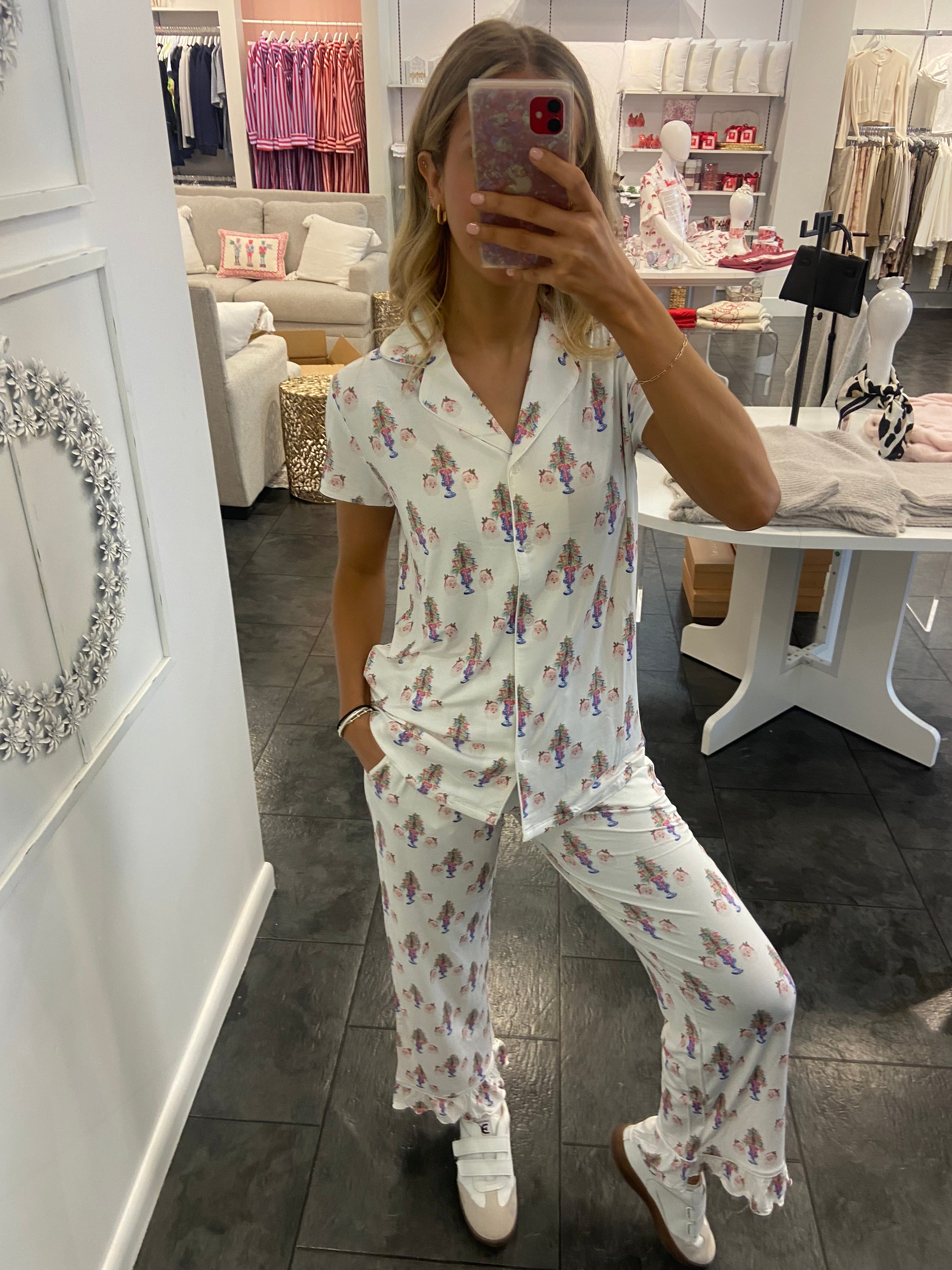 SORORITY & SISTERHOOD Sassy Santa Pajama Pants Set