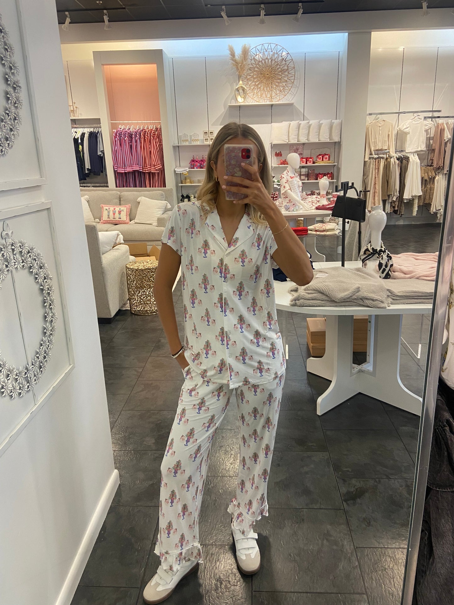 SORORITY & SISTERHOOD Sassy Santa Pajama Pants Set