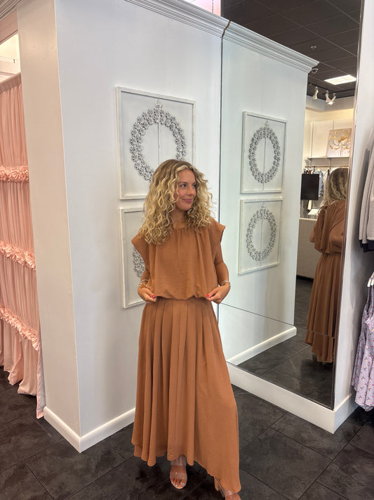 Camel Back Tie Sleeveless Blouse