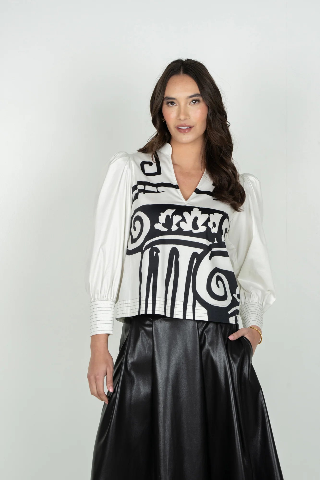 EMILY MCCARTHY White with Black Roma Hampton Top