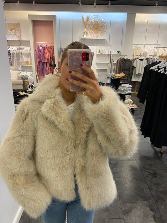 Cream Fur Collar Short Coat
