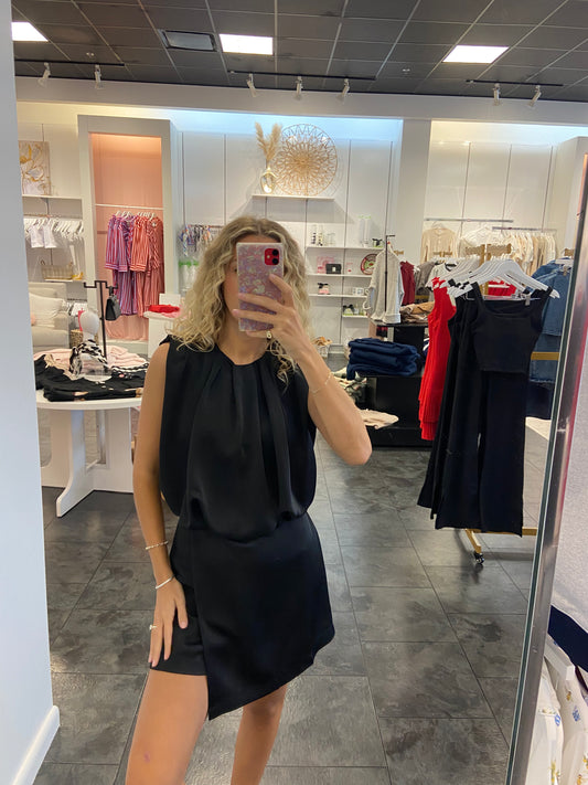 Black Sleeveless Round Neck Romper