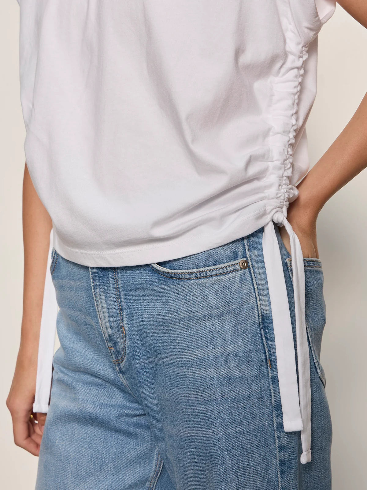 SANCTUARY White All Day Ruched Tee